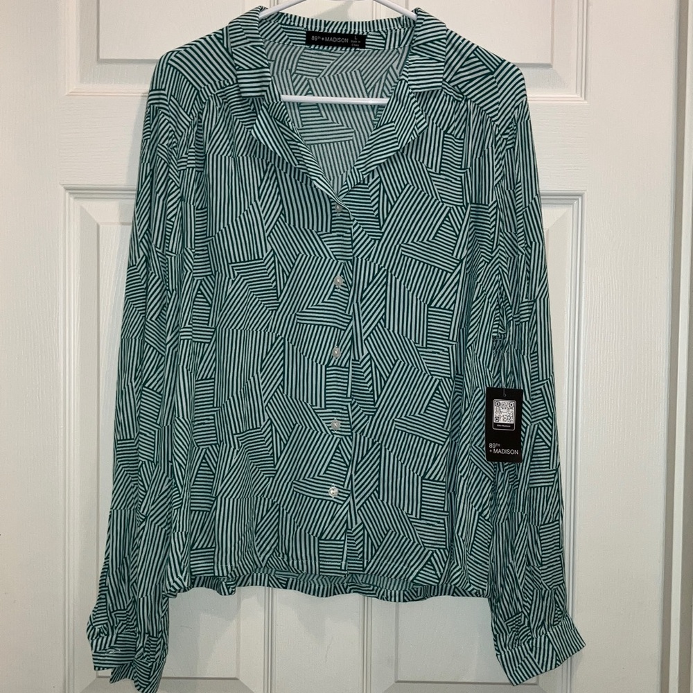 89th + Madison Green White Geometric Button Front Blouse Women’s Size Large New